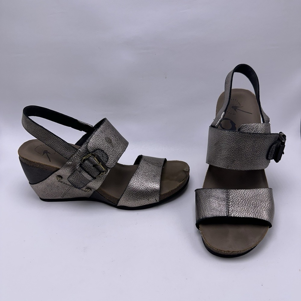 OTBT Overnight Wedge Sandals Womens‎ Size 9.5 Pewter Metallic Leather Slingback